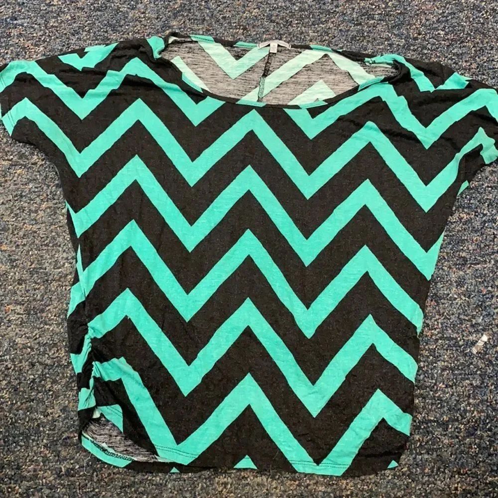 Charlotte Russe chevron top sz. M